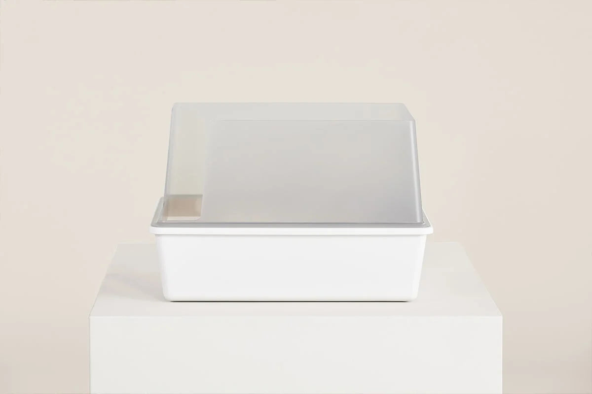 Cat litter box